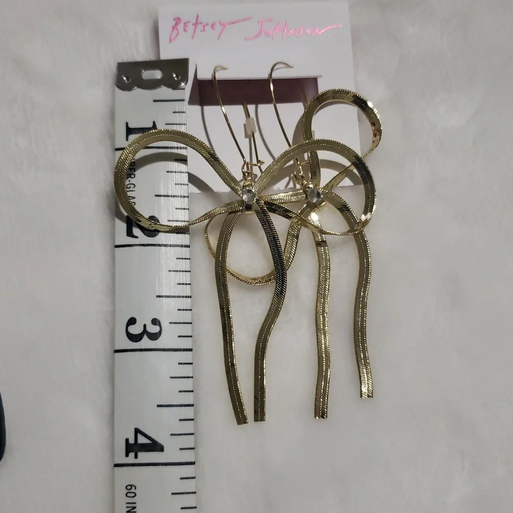 Betsey Johnson Gold Bow Earrings‎
